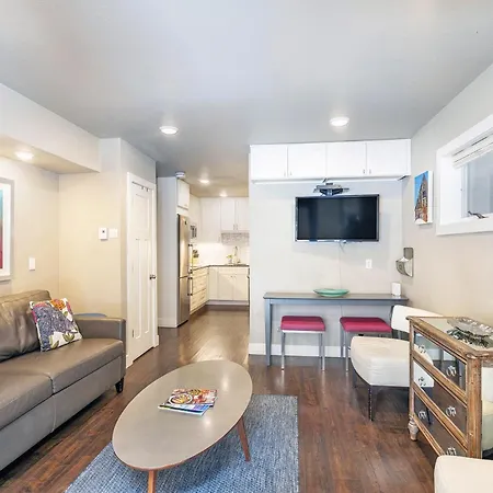 Walk To Ski, Stylish & Bright! Ground Floor, Hot Tub, Pool Condo
